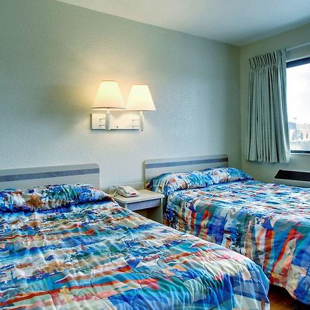 Motel 6 Manhattan Kansas Dış mekan fotoğraf