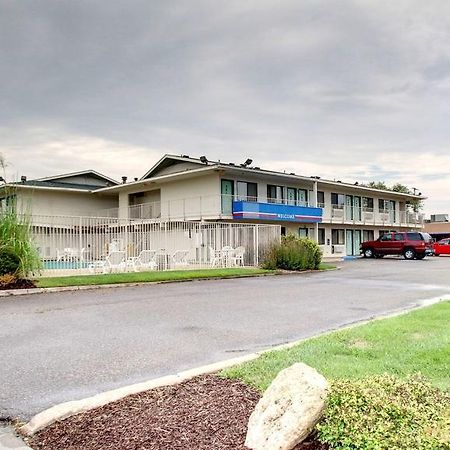 Motel 6 Manhattan Kansas Dış mekan fotoğraf
