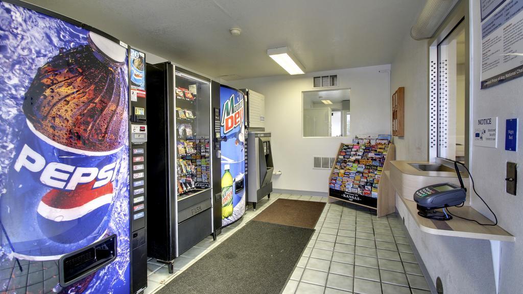 Motel 6 Manhattan Kansas Dış mekan fotoğraf