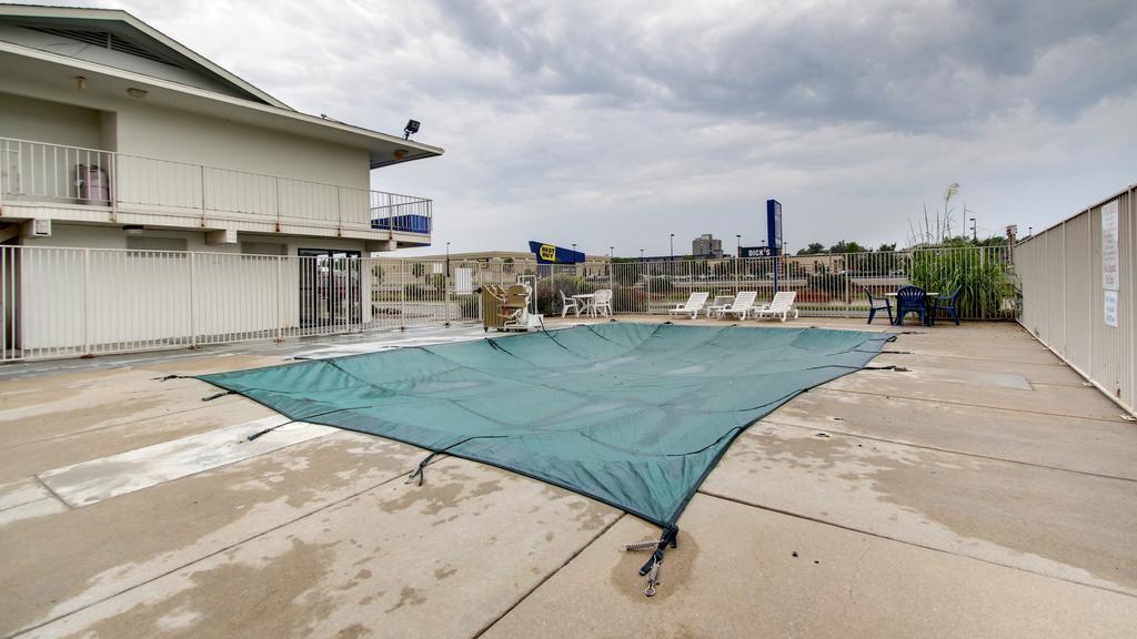 Motel 6 Manhattan Kansas Dış mekan fotoğraf