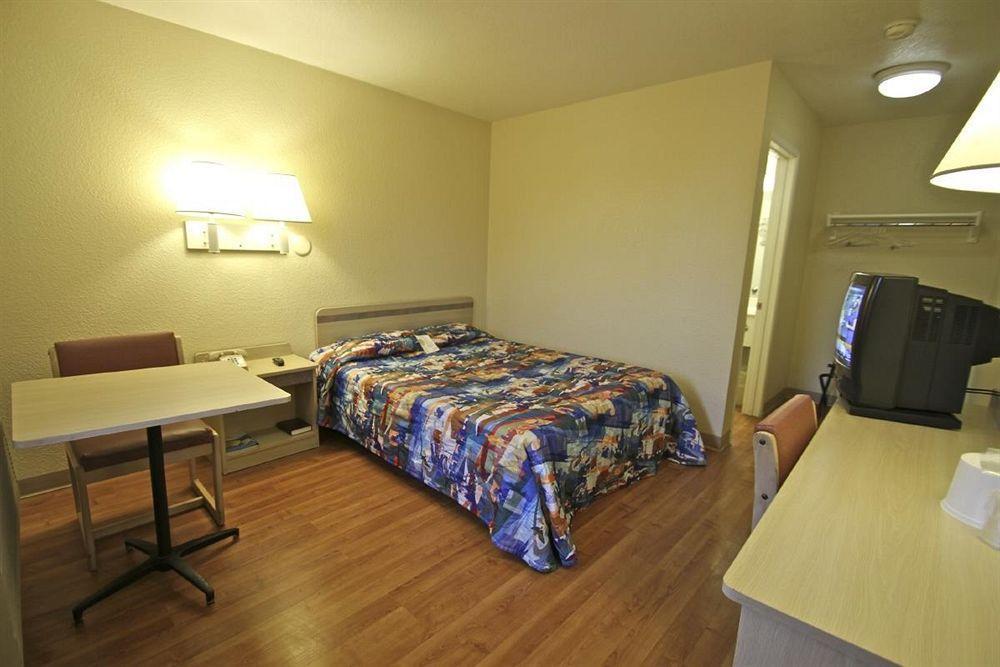 Motel 6 Manhattan Kansas Dış mekan fotoğraf