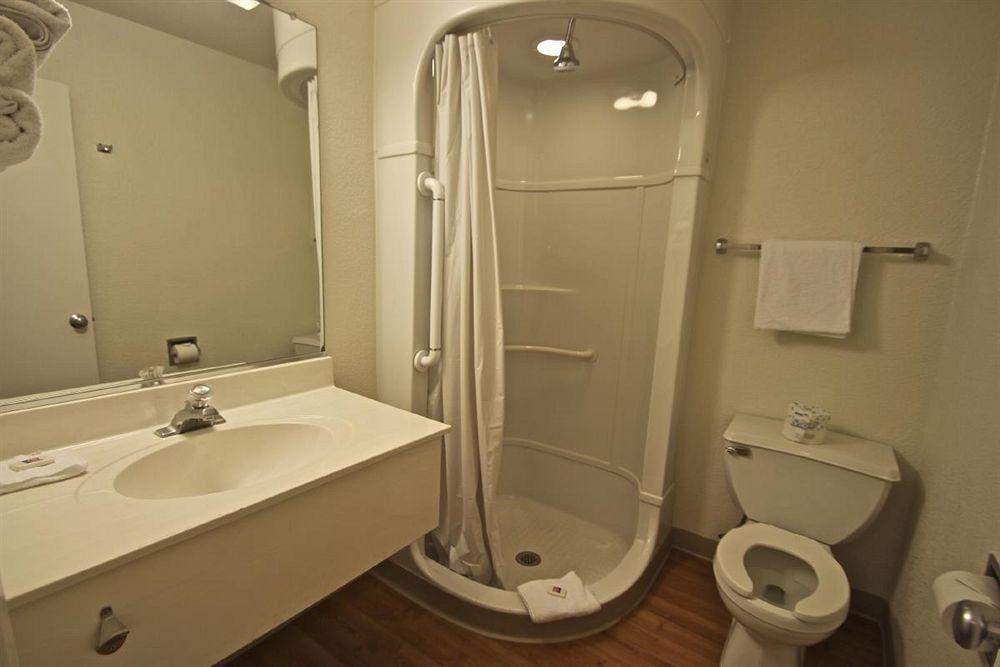 Motel 6 Manhattan Kansas Dış mekan fotoğraf