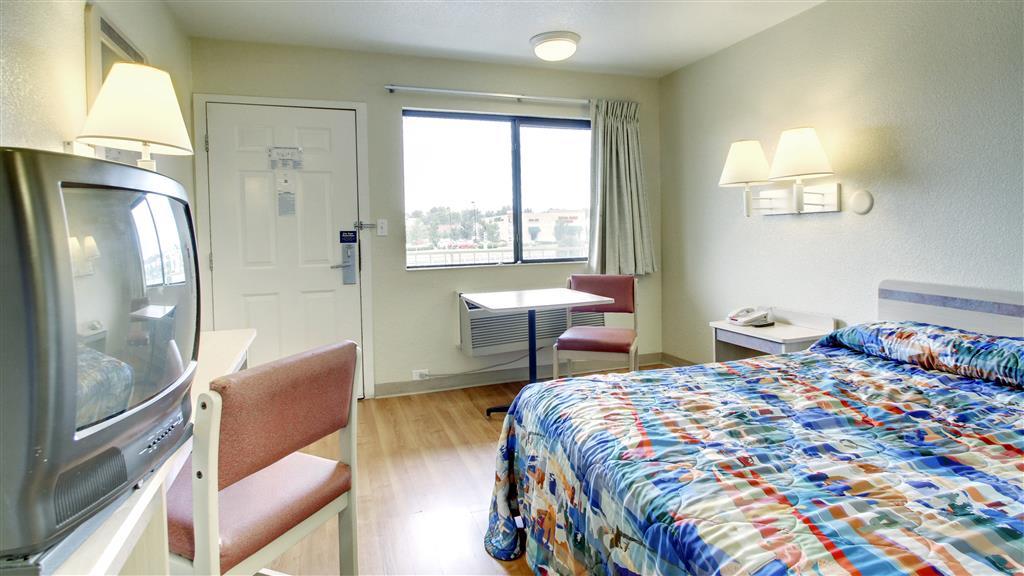 Motel 6 Manhattan Kansas Oda fotoğraf
