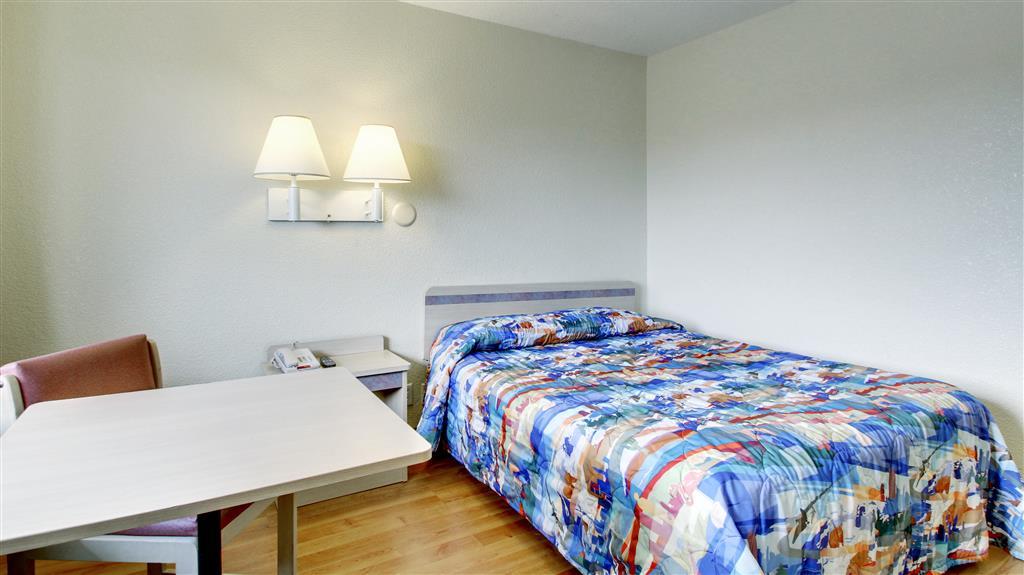 Motel 6 Manhattan Kansas Oda fotoğraf